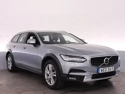 Silver Begagnad 2018 Volvo V90 CC Kombi | 249 000 kr (Marknadspris)