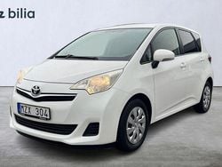 Vit Begagnad 2013 Toyota Verso-S Multidrive S Minibuss | 129 900 kr (Dyr)