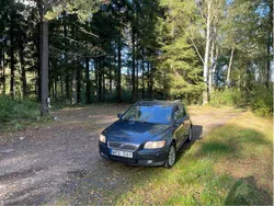 Blå Begagnad 2005 Volvo V50 Kinetic Kombi | 25 000 kr (Marknadspris)