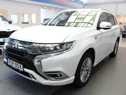 Vit Begagnad 2019 Mitsubishi Outlander P-HEV SUV | 229 900 kr (Superpris)