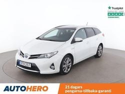 Vit Begagnad 2014 Toyota Auris Touring Sports Kombi | 144 000 kr (Marknadspris)
