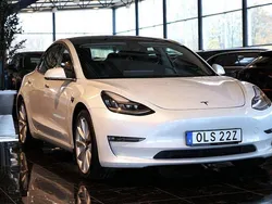 Vit Begagnad 2019 Tesla Model 3 Long Range AWD Sedan | 313 000 kr