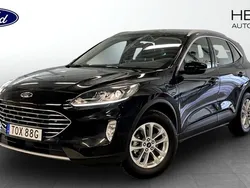 Svart (black) Begagnad 2022 Ford Kuga Titanium SUV | 289 900 kr (Marknadspris)