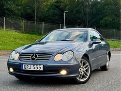 Grå Begagnad 2003 Mercedes CLK240 Elegance Sportkupé | 45 000 kr (Marknadspris)