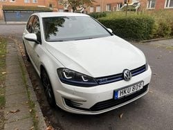 Vit Begagnad 2016 VW Golf VII GTE Halvkombi | 164 900 kr (Marknadspris)