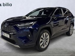 Mörkblå Begagnad 2022 Toyota RAV4 Hybrid Executive SUV | 399 900 kr (Bra pris)