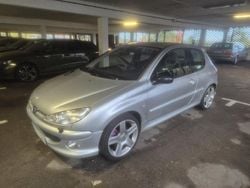 Grå Begagnad 2004 Peugeot 206 RC Halvkombi | 35 000 kr (Marknadspris)
