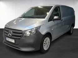 Svart Ny 2024 Mercedes Vito Minibuss | 379 900 kr