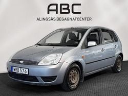 Ljusblå Begagnad 2005 Ford Fiesta Halvkombi | 12 000 kr (Marknadspris)