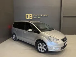 Grå Begagnad 2013 Ford Galaxy Trend Minibuss | 89 800 kr