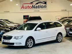 Vit Begagnad 2011 Skoda Superb Elegance Kombi | 94 900 kr (Marknadspris)