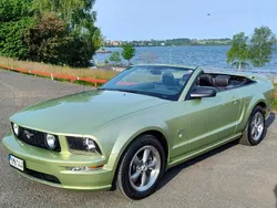 Grön Begagnad 2005 Ford Mustang GT Premium Convertible Cab | 239 000 kr (Marknadspris)