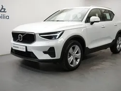 Vit Begagnad 2023 Volvo XC40 Core SUV | 349 900 kr (Marknadspris)