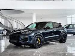 Blå Begagnad 2024 Porsche Cayenne Turbo SUV | 2 375 000 kr