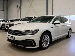 Vit Begagnad 2021 VW Passat GTE Kombi | 239 800 kr (Marknadspris)