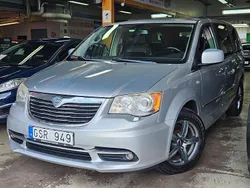 Grå Begagnad 2012 Lancia Voyager Minibuss | 89 999 kr (Lite dyr)