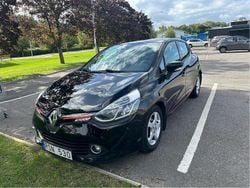 Svart Begagnad 2013 Renault Clio IV Halvkombi | 50 000 kr (Marknadspris)
