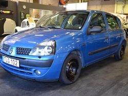 Blå Begagnad 2002 Renault Clio II Expression Halvkombi | 12 500 kr (Lite dyr)