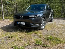 Grå (machine grey metallic) Begagnad 2022 Mazda MX30 Exclusive-Line SUV | 259 500 kr (Dyr)