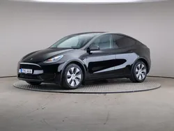 Svart Begagnad 2022 Tesla Model Y Long Range SUV | 369 000 kr