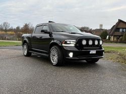 Svart Begagnad 2018 RAM 1500 Pickup | 499 000 kr