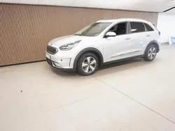 Grå Begagnad 2018 Kia Niro Advance SUV | 149 700 kr (Marknadspris)