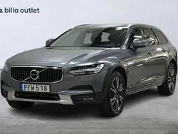 Grå Begagnad 2017 Volvo V90 CC Pro Kombi | 279 900 kr (Marknadspris)