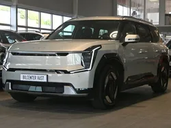 Ljusgrå Begagnad 2023 Kia EV9 3 SUV | 689 000 kr