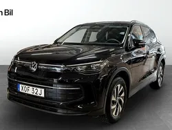 Svart Begagnad 2024 VW Tiguan Edition SUV | 489 900 kr