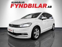 Vit Begagnad 2017 VW Touran Minibuss | 234 900 kr