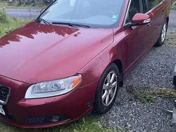 Röd Begagnad 2011 Volvo V70 Momentum Kombi | 30 000 kr (Superpris)