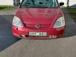 Röd Begagnad 2001 Honda Civic Halvkombi | 25 000 kr (Superpris)