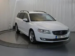 Vit Begagnad 2015 Volvo V70 Momentum Kombi | 125 000 kr (Marknadspris)