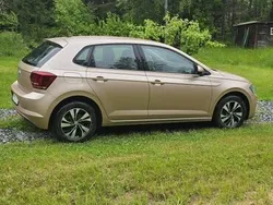 Brun Begagnad 2019 VW Polo Halvkombi | 110 000 kr (Bra pris)