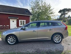 Brun Begagnad 2011 Volvo V60 Momentum Kombi | 89 000 kr (Marknadspris)