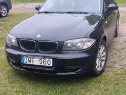 Svart Begagnad 2009 BMW 118 Halvkombi | 36 000 kr (Marknadspris)