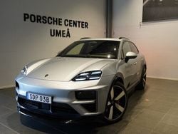 Silver Begagnad 2024 Porsche Macan Turbo SUV | 1 349 000 kr (Marknadspris)