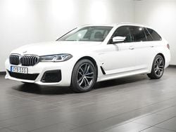 Vit Begagnad 2021 BMW 530e M Sport Kombi | 389 900 kr (Lite dyr)