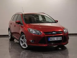 Röd Begagnad 2012 Ford Focus Titanium Kombi | 69 000 kr (Marknadspris)