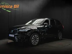 Svart Begagnad 2022 Volvo XC90 Plus SUV | 619 900 kr (Marknadspris)