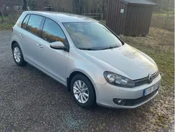 Brun Begagnad 2010 VW Golf Halvkombi | 44 500 kr (Marknadspris)