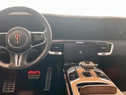 Hongqi E-HS9