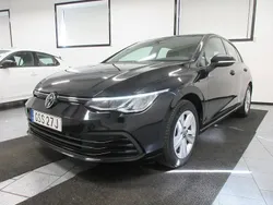 Svart Begagnad 2021 VW Golf VIII Halvkombi | 194 500 kr