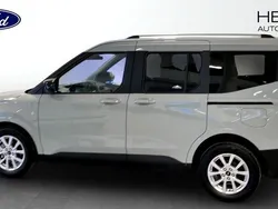Grå (grey) Ny 2025 Ford Tourneo Courier Titanium Minibuss | 212 441 kr (Superpris)