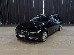 Svart Begagnad 2020 Volvo V90 Momentum Kombi | 239 900 kr (Marknadspris)