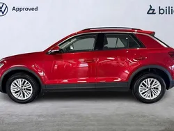 Röd Begagnad 2022 VW T-Roc Life SUV | 269 900 kr (Marknadspris)