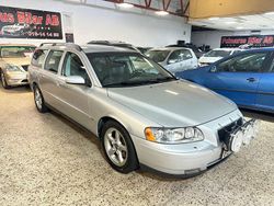 Ljusgrå Begagnad 2006 Volvo V70 Kinetic Kombi | 25 900 kr (Marknadspris)