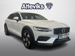 Vit Begagnad 2020 Volvo V60 CC SE Kombi | 314 900 kr (Marknadspris)