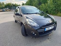 Svart Begagnad 2011 Renault Clio II Halvkombi | 20 500 kr (Bra pris)