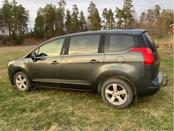 Grå Begagnad 2010 Peugeot 5008 Minibuss | 26 000 kr (Superpris)